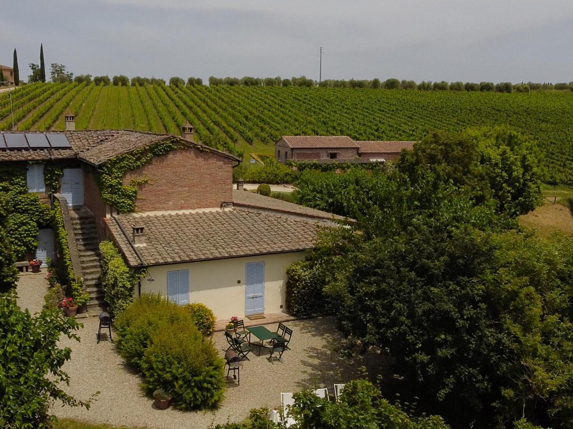 Agriturismo Fattoria Santa Vittoria Pozzo  エクステリア 写真