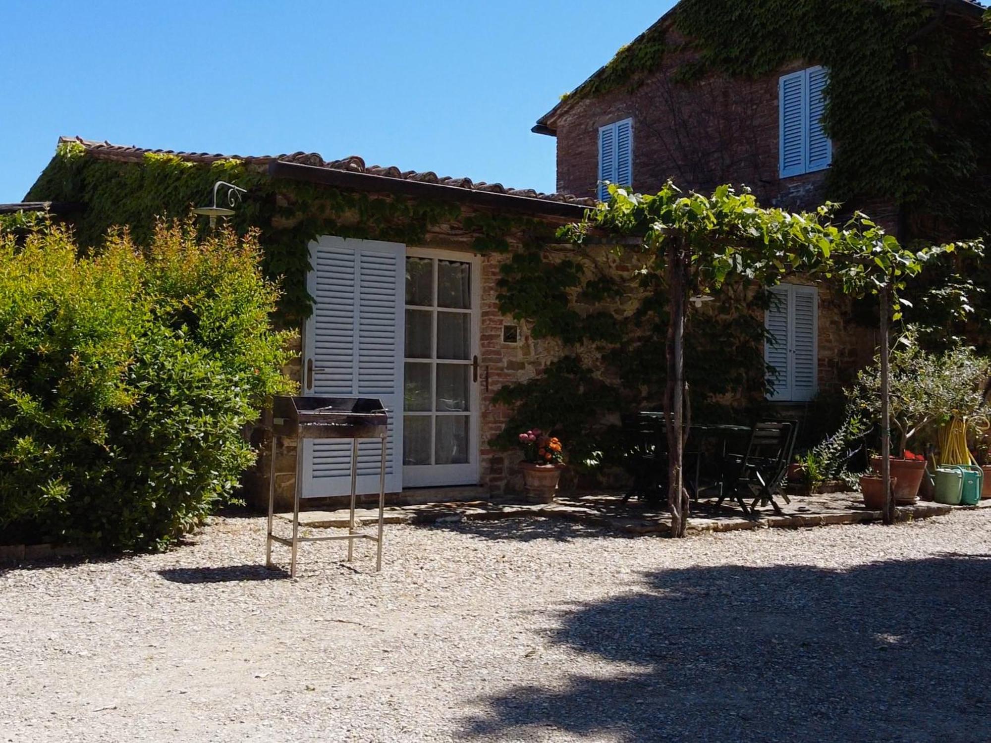 Agriturismo Fattoria Santa Vittoria Pozzo  エクステリア 写真